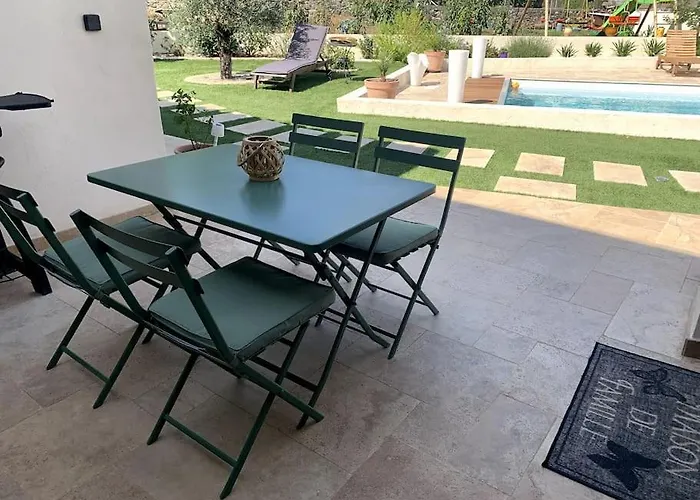 Appartement Bas De Maison